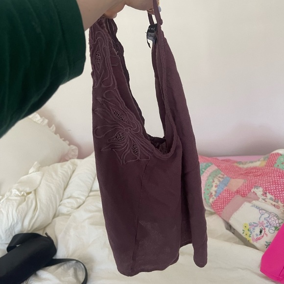 Kendall & Kylie Halter Top - Picture 4 of 7